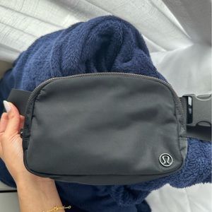 Lululemon everywhere belt bag 1L